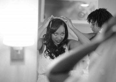 bride-in-mirror